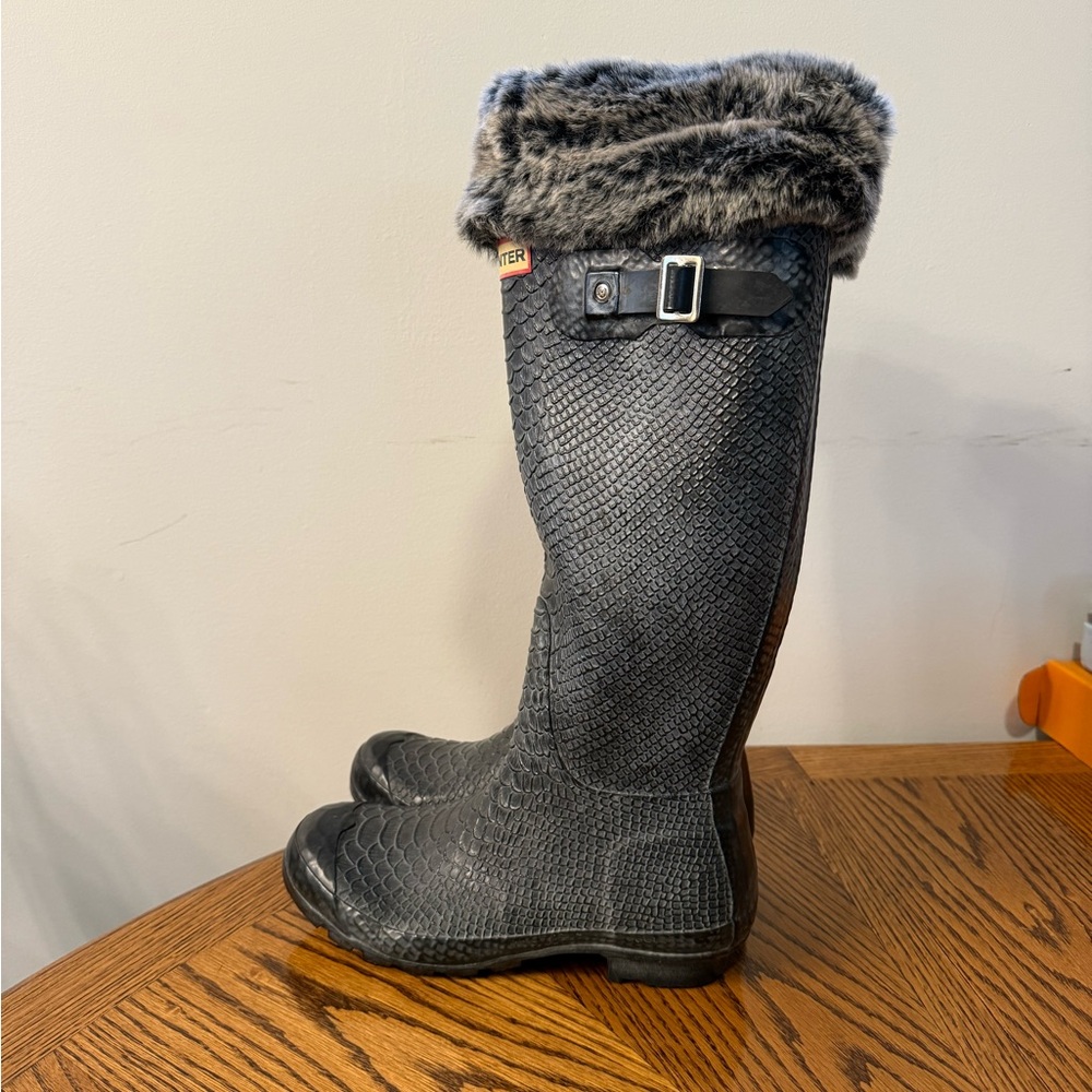 Hunter Carnaby Tall Boa print Rain Boots with sock liners